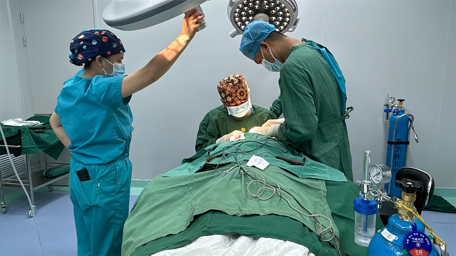 28岁初入职场，从眼袋折磨到美容手术的胜利！