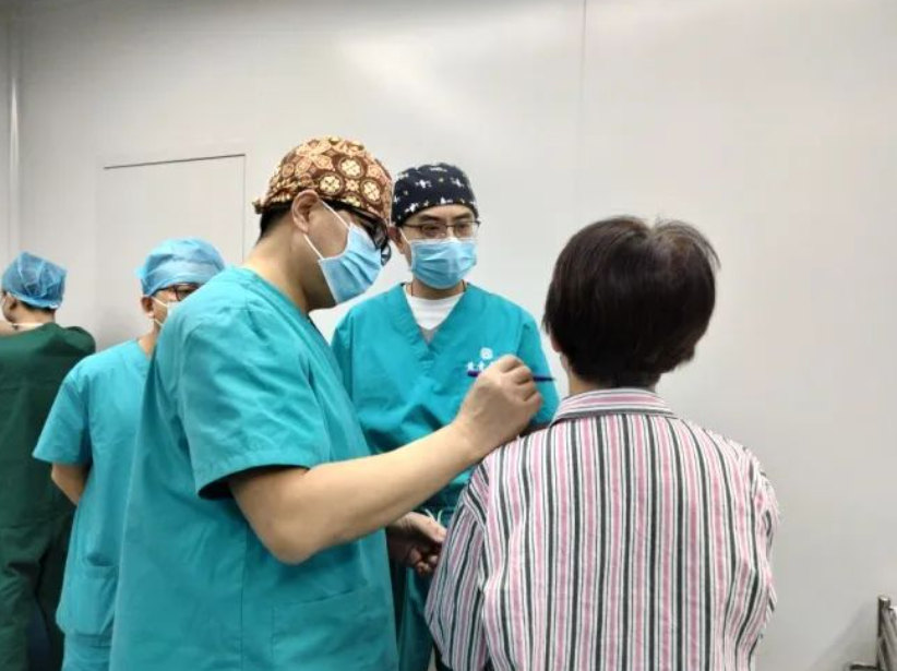 重塑青春之美：面部年轻化提升术详解