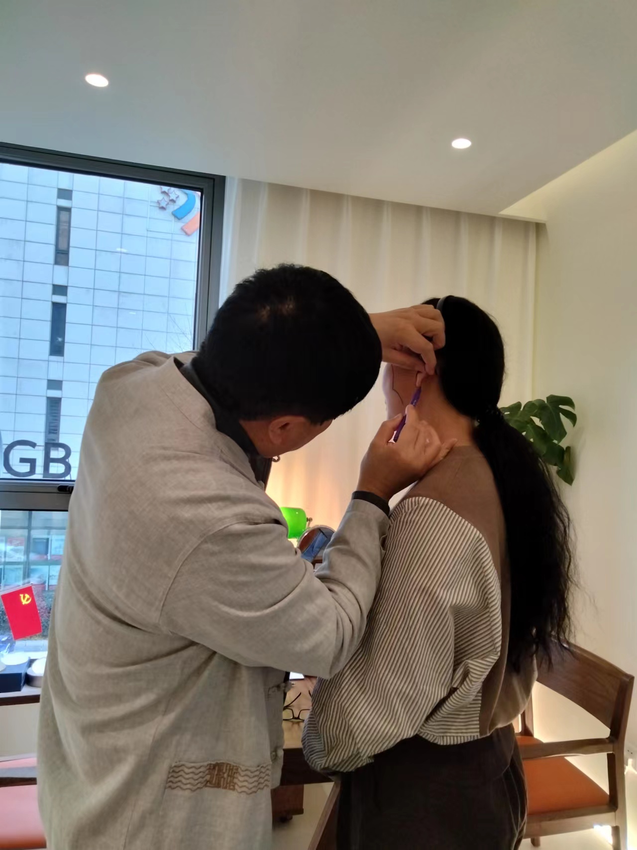 北京51岁北京阿姨，退休后送给自己的大手笔：做个拉皮手术！效果太满意了！