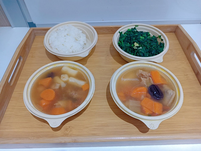 爱美不分年龄，69岁阿姨挑战拉皮