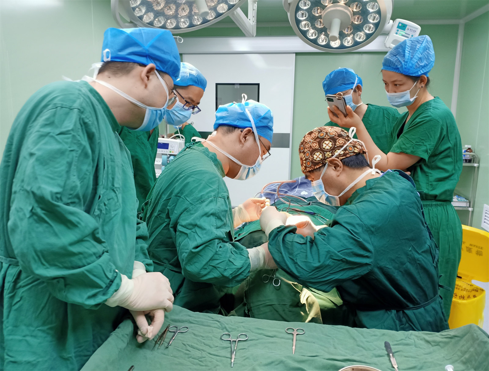 杜太超拉皮手术价格贵吗？