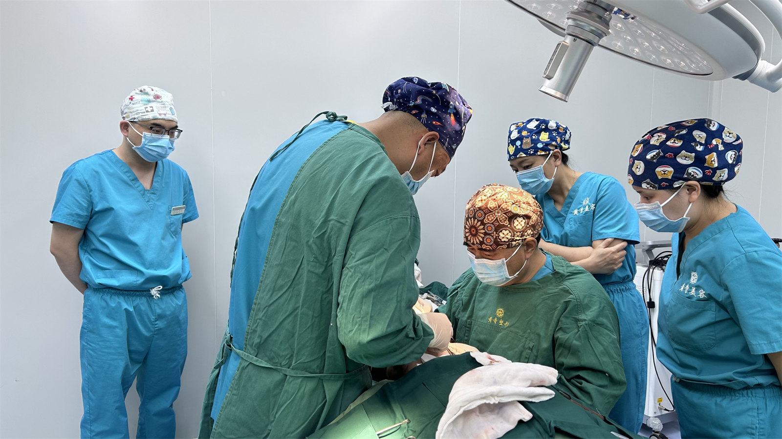 自信新生，拉皮手术终于让我成为了一个有下颌线的魅力女人