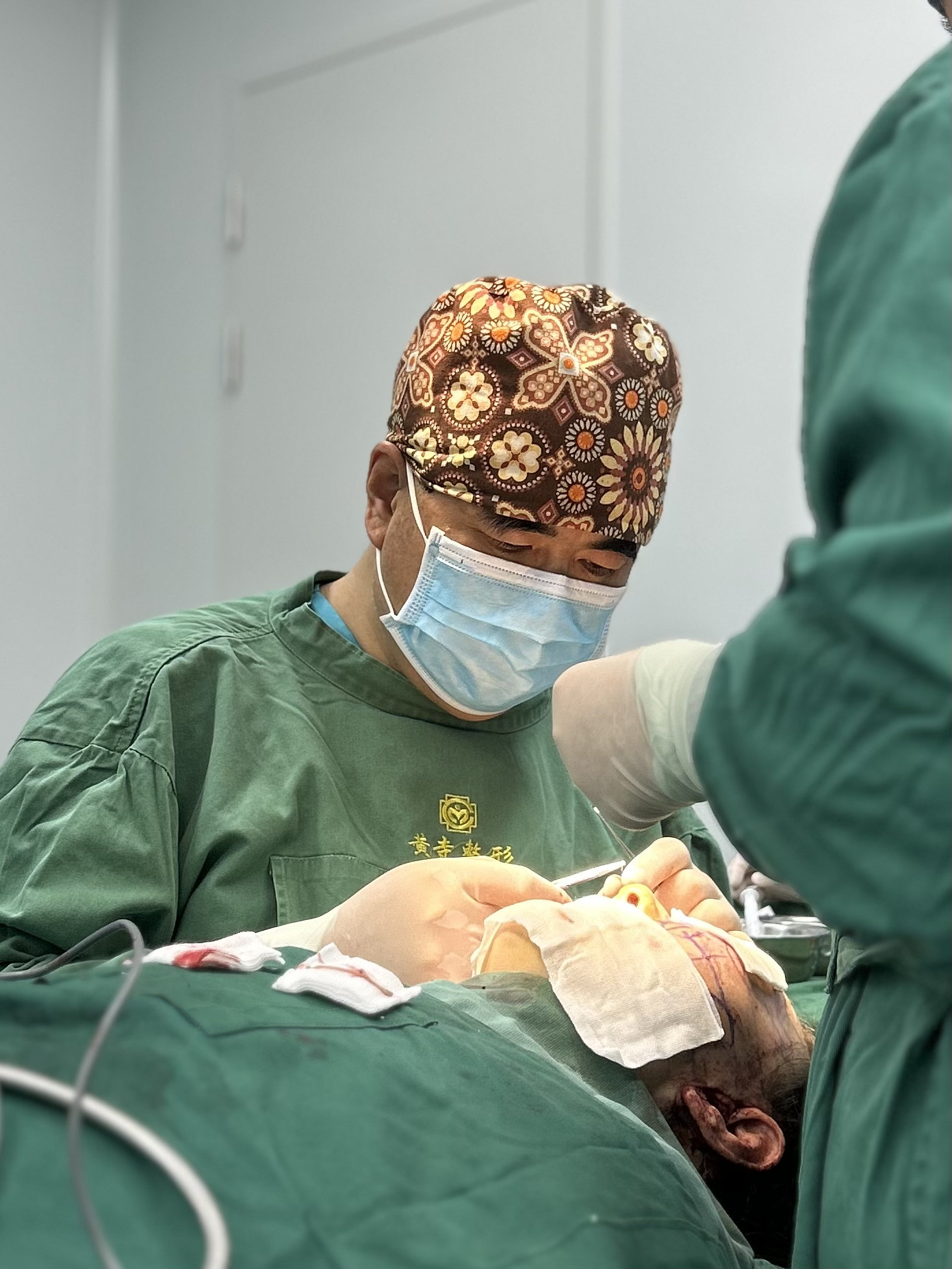 61岁公开自己拉皮效果，网友都说做对了！