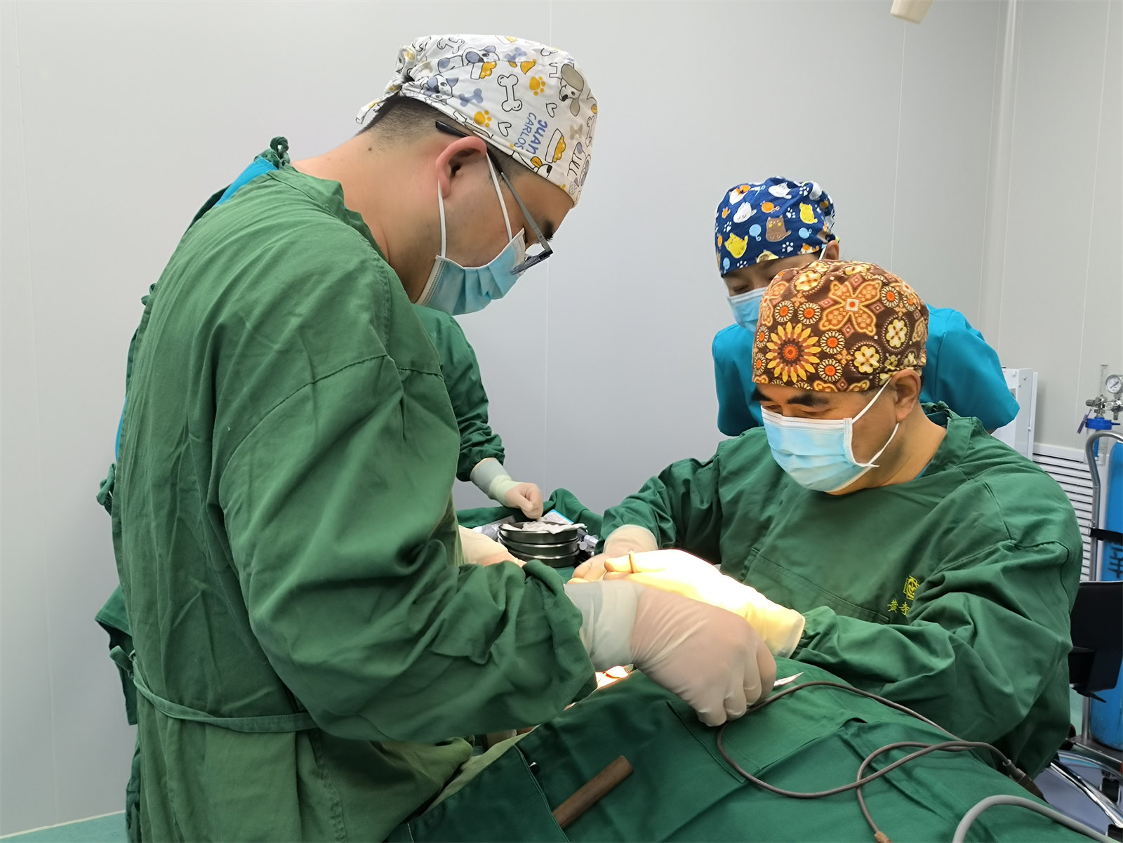 60岁不服老，飞北京做了大拉皮，没想到恢复这么自然