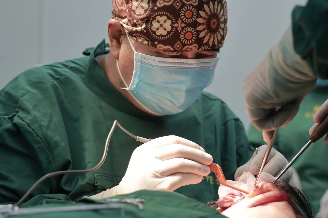 46岁求美者caw小切口面部提升缩紧术后5个月深度分析