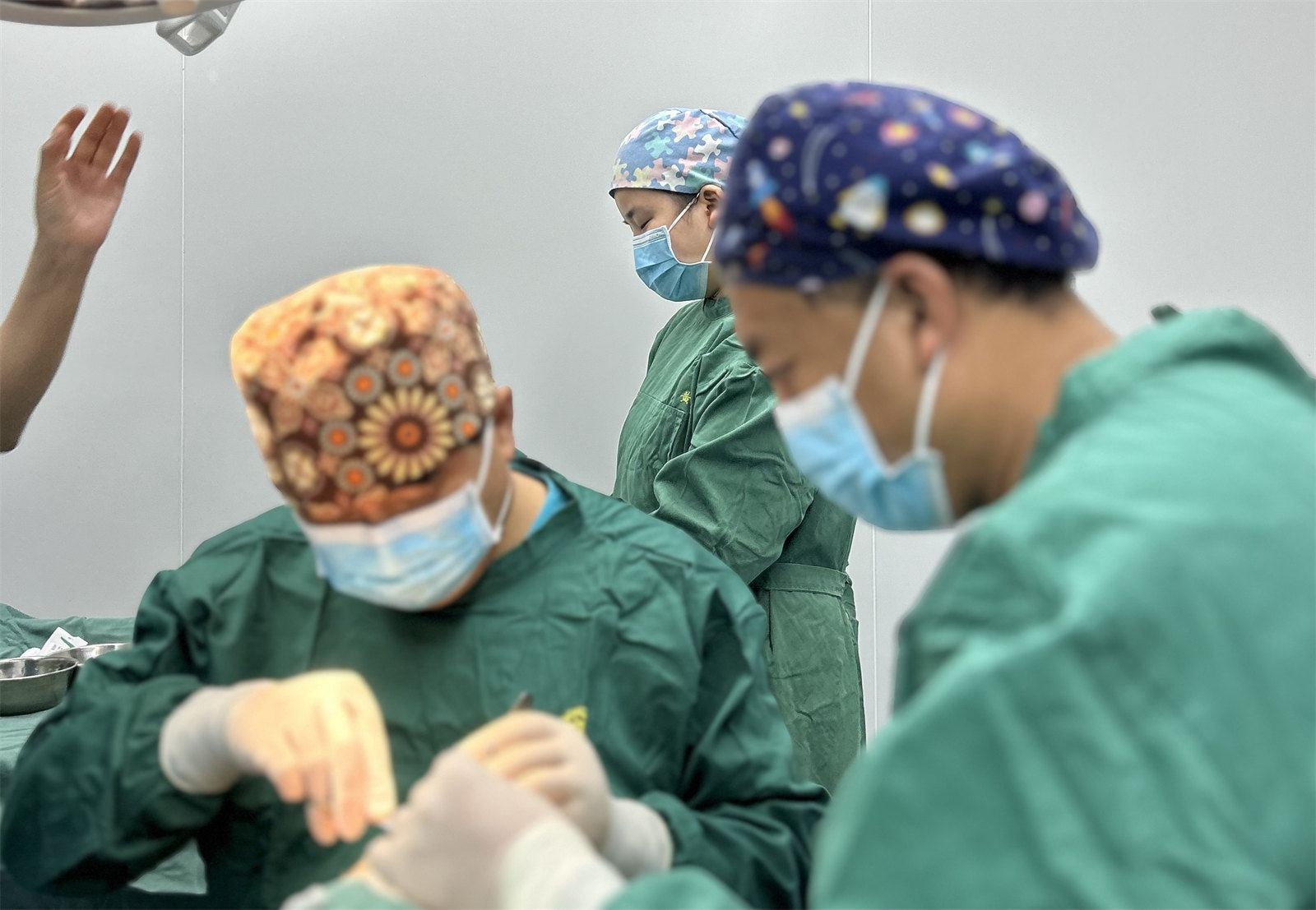 62岁忍不了“松垮垂”，决定做拉皮手术，术后即刻效果很惊艳！