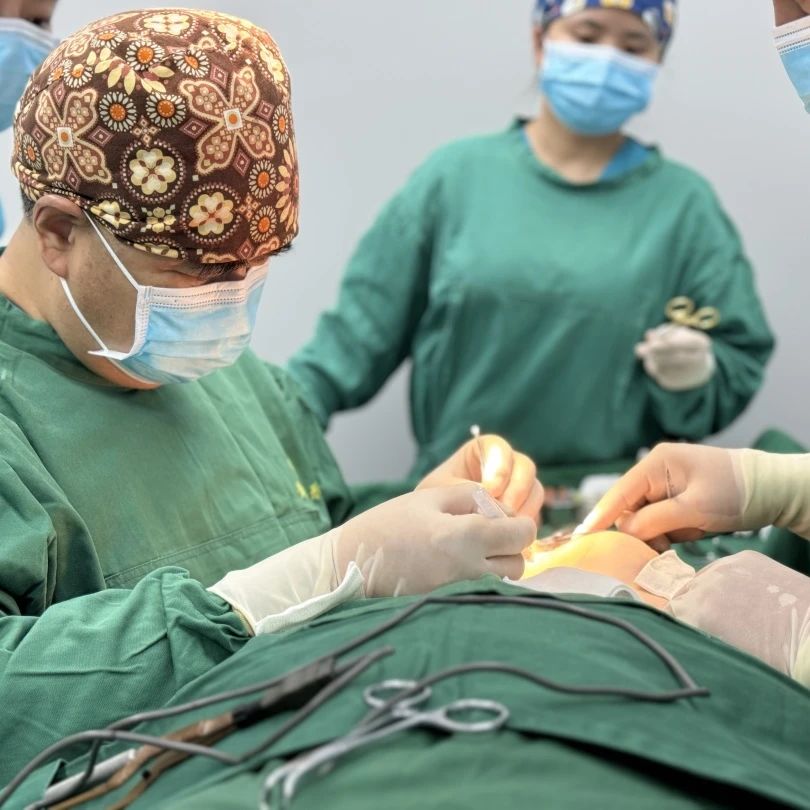 54岁失业后花好几万做拉皮手术，我究竟错哪儿了？你们咋就这么激动呢！